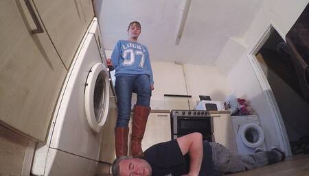 Chelsea's Big Brown Boots Head Crush FLOOR CAM (4K)