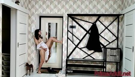 ANGIE ELIF Hot Massturbation in Hole