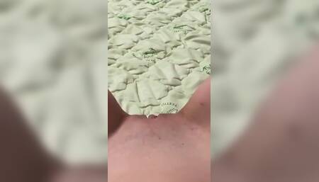 18 Year Old girl Masturbates Tight