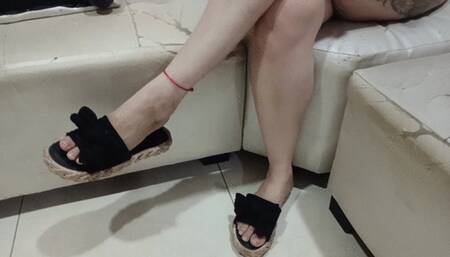 Tami leaves her favorite flip-flops dangling (4)