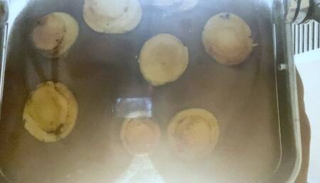 Crush - Goddess MXDominion Squishes Bread Rolls with Bubble Butt, food and object crush, femdom, mind fuck 4k