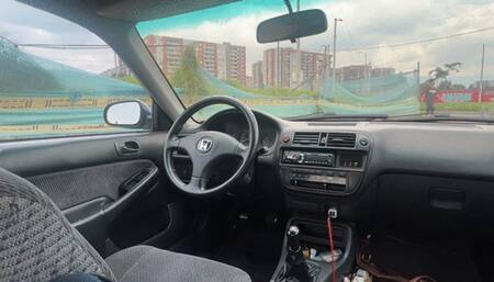 Sexy latina Cinicluu wearing tight leggings wants to show you what she can do with her car 1080P MP4