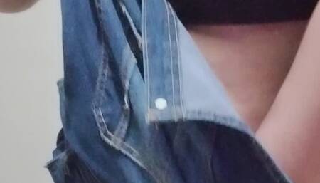 Eating pizza while i rub myself