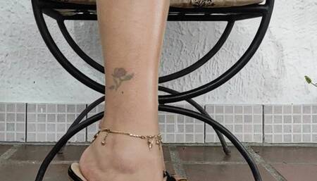 Pronounced arches, high heels, dangling heel, large buttocks, beautiful legs (2)