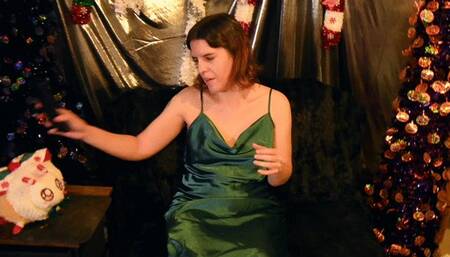 Fucking Horny Hotwife For The Holidays