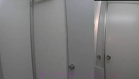 ほとばしる激流オシッコ2回【てくの塾トイレ盗撮K1070T】怜香ちゃん、ギャルだけどマン毛は薄い