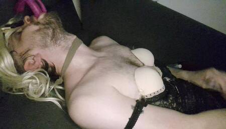 Notgeile Sissy Befriedigt Sich, Nach 5 Stunden Bekommt Sie Ihr Orgasmus! Teil2