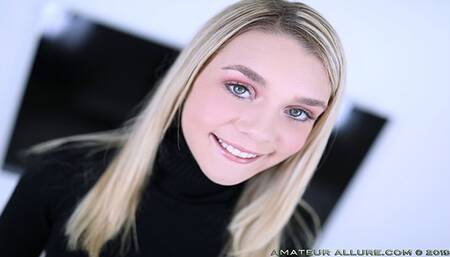 Gabbie Carter's hot blonde sex by Amateur Allure