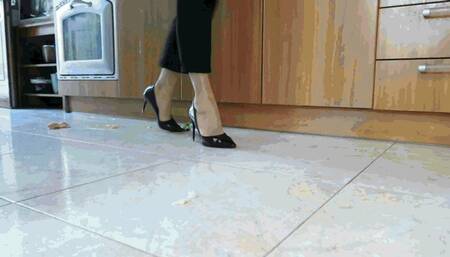 Clumsy Elizabeth AVI (1920x1080) FHD