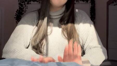 You can’t get enough of these big bare soles joi