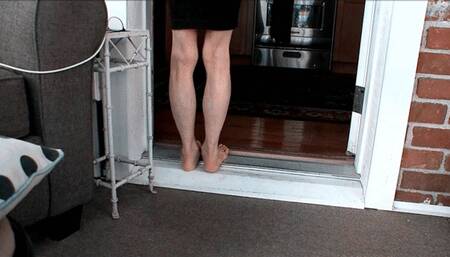 Lllly and the videographer doing calf raises together