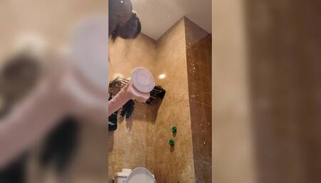 Peek on Tranny Athe Shower