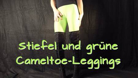 Boots and green cameltoe leggings - Stiefel und grüne Cameltoe-Leggings