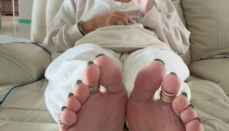 Humiliating neighbor for his fetish and making him smell my feet