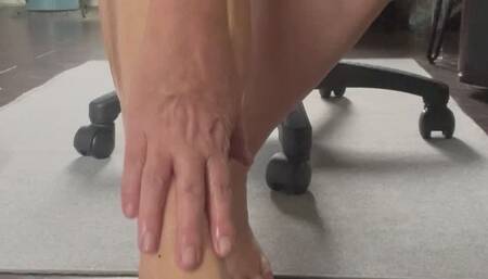 Teacher Oily Foot Massage