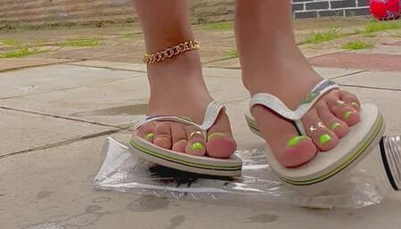 Havaianas flip flops, sexy toes + crushing