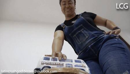 Guest Vs White Police Van