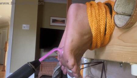 Shock the Feet III - voilet wand to the feet