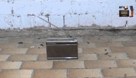 Transistor Radio under my Sendras