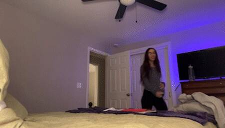 Scarlett Pregnant Belly