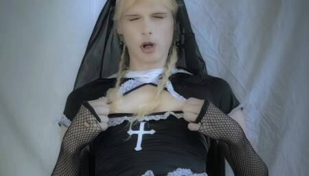 Tranny Nun Cums on Sex Machine