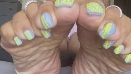 Wrinkle Soles Tease