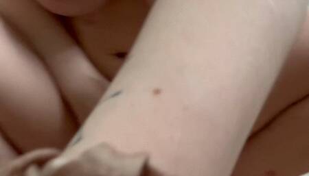 6 months pregnant oiling myself up and playing with myself