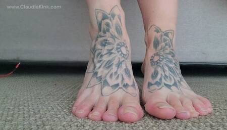 Foot Slave Drenched in Spit 720p