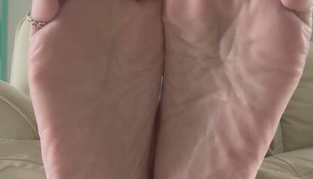 JOI instructions for a BBC to cum all over my feet