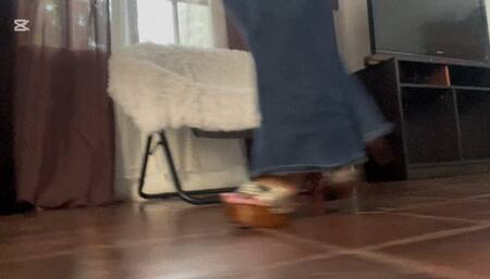 Balbina BBW Goddess in Jeans and Sexy Heels