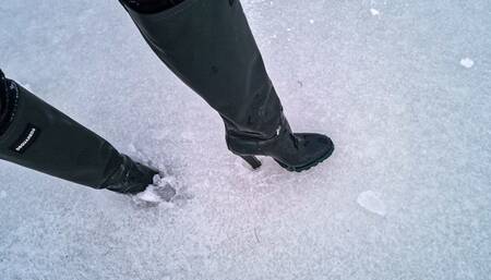 Leathana's Winter Dip in Expensive Boots