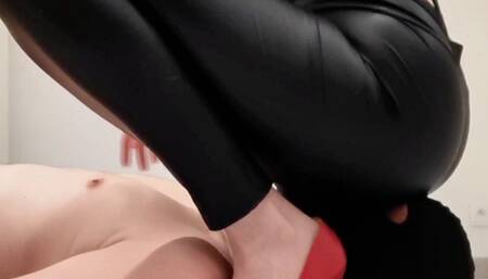 Facesitting leggings