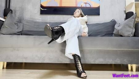 Soleful Shoeplay Tease - 4K MP4