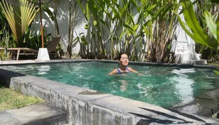 OILED BELLY BUTTON HD