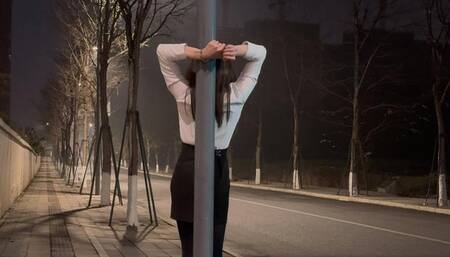 SubnCuff_OLSelfCuffedTopBehindTrafficLightPole