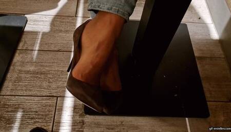 a hole in the pantyhose under the table wmv 1280 x 720