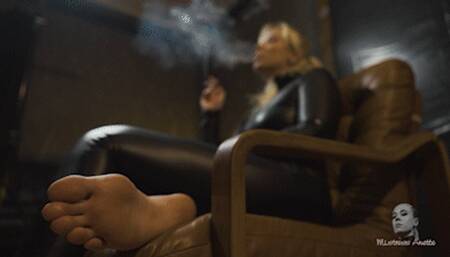 Loudly burning cigarette FHD MP4