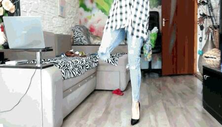 In jeans without a leg WMV (1280x720) FHD