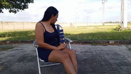 The bows and soles of the goddess Roxan while smoking a cigarette (3)