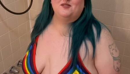 Messy play Pantone color style