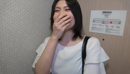 FC2 PPV 2430778-1 美人すぎる小学校の保健室の先生。洗ってないチンポを即尺フェラごっくん＆汗だ