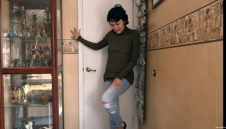 Never Enough Bathrooms (2K) - Mura Suru