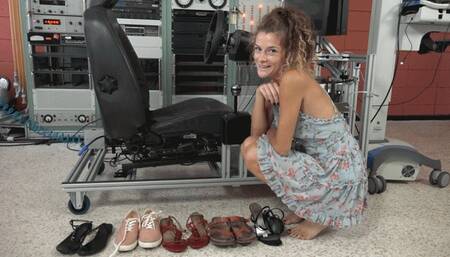 Nathalia Tries a Variety of Shoes in the Simulator (MP4 - 1080p)