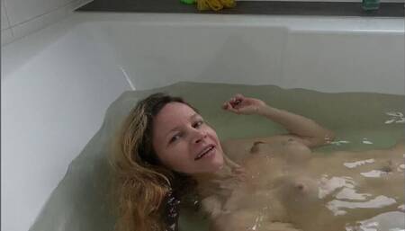 Under Water Cum