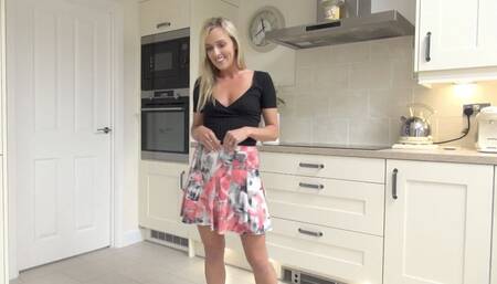 Toni wets her panties