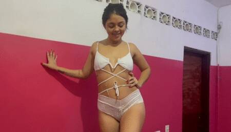 FACE-SITTING The most intense and motivating thing for my Friend Below Me MP4