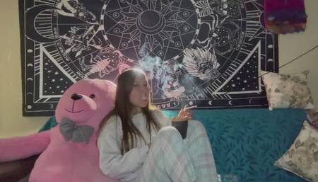 SMOKING YULIANA BEFORE SLEP WITH NIGHTWEAR CLOTHES