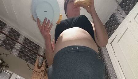 You, a sandwich and my huge belly MP4