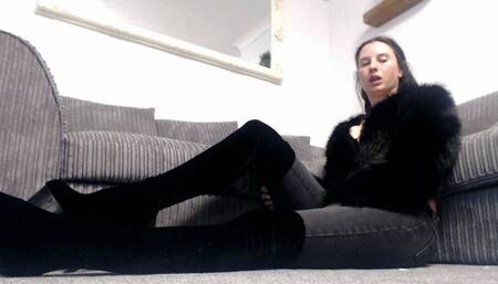 Domestic bitch (MOV)