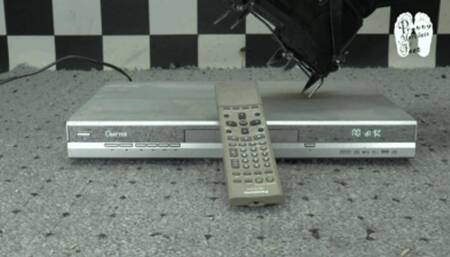 Bye bye DVD- Player 2 floor view